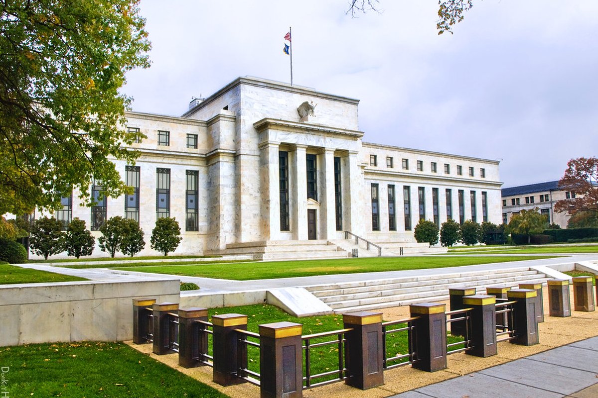 Calendar Spread Strategies on Kalshi Fed Markets - federal reserve building (photo 1)