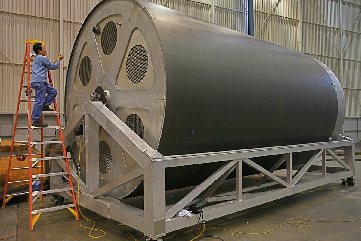 ISM Manufacturing Markets on Kalshi: Niche but Profitable? - factory industrial machinery (photo 1)