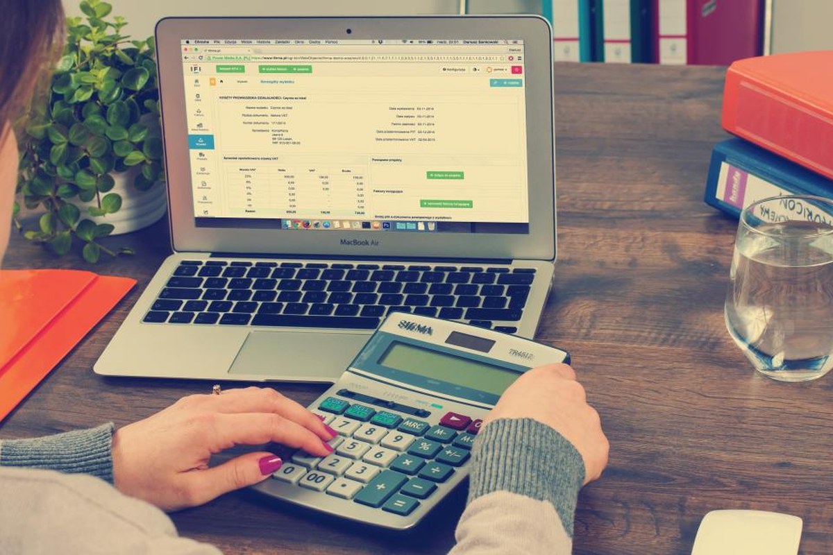 Kalshi Fees Explained: What You Actually Pay Per Trade