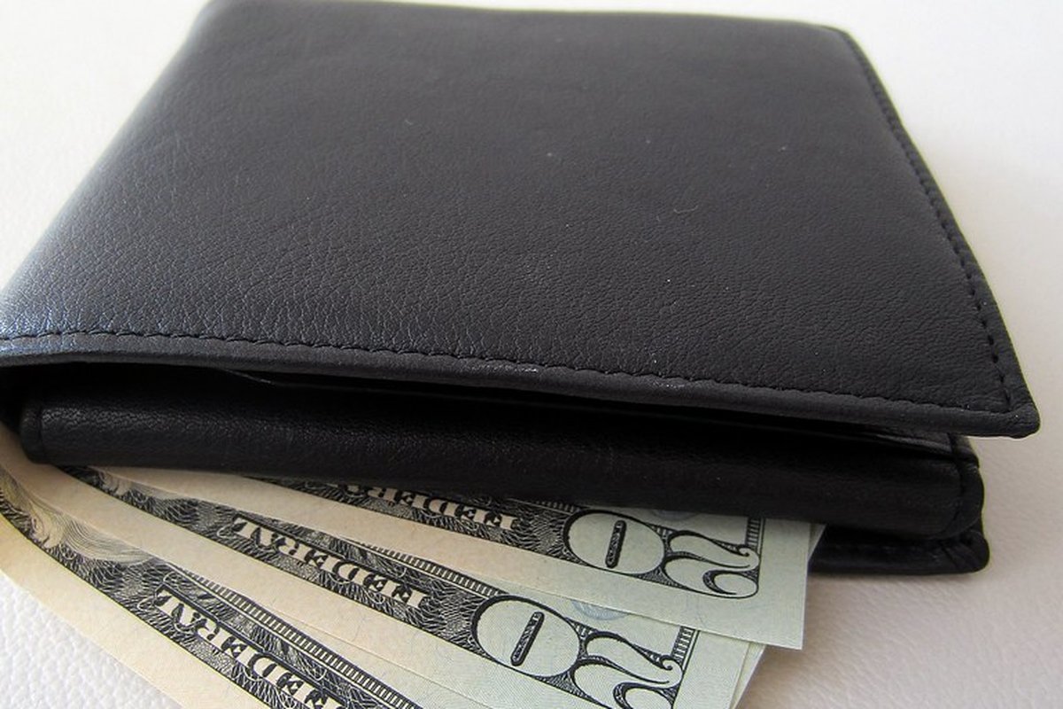 Kalshi Resting Orders Explained: Maker Orders, Liquidity, and Fill Risk - us dollar bills cash (photo 2)