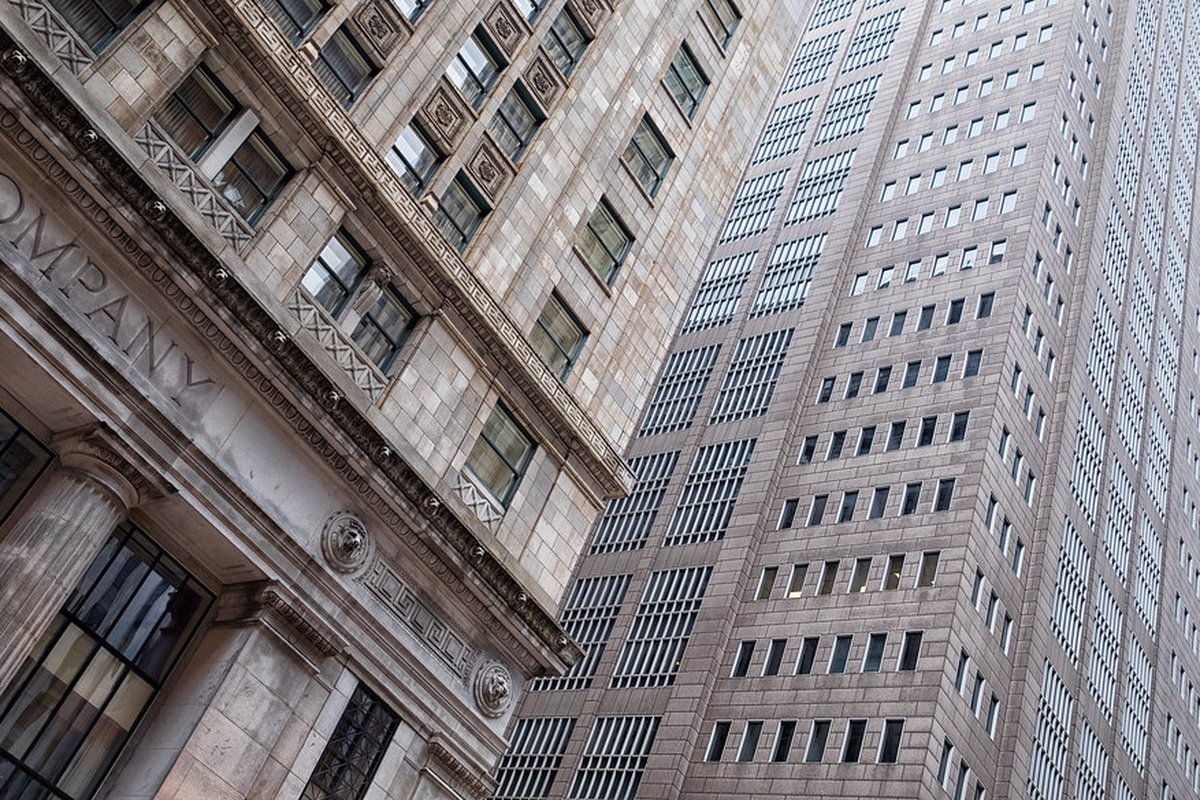 Why I Quit Polymarket for Kalshi (Trader's Story) - chicago financial district (photo 1)